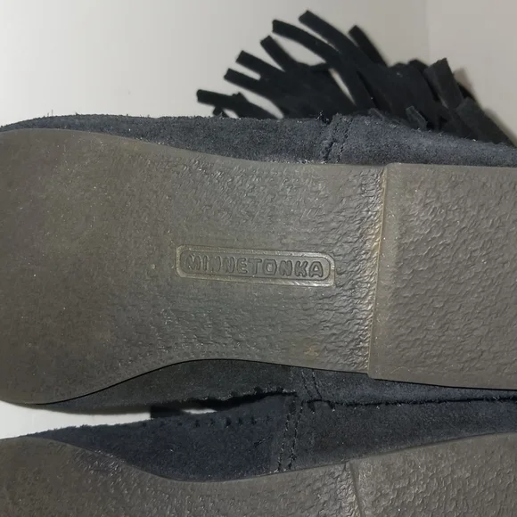Minnetonka Black Suede Fringe Moccasin Pull-On Boots - US 8 - EUC - Picture 5 of 9